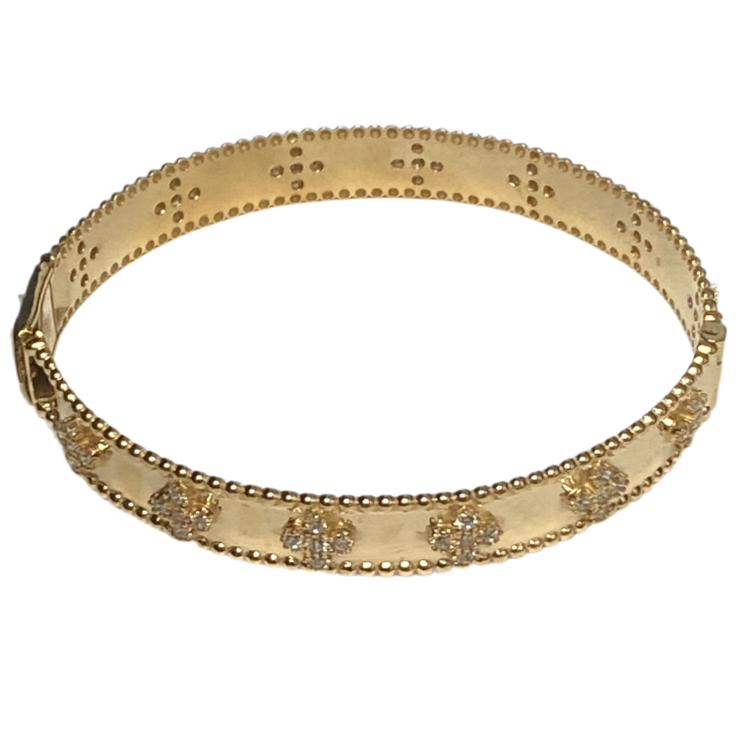 Ladies 10K Gold Clover Bangle Bracelet