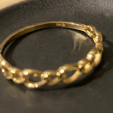 Load image into Gallery viewer, 10K Gold Minimalist Chain Link Ring
