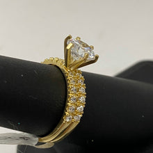 Load image into Gallery viewer, 10K Yellow Gold Bridal Ring Set
