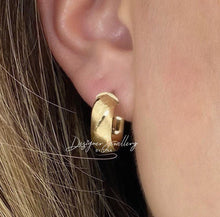 Load image into Gallery viewer, 10K Gold Diamond Cut Huggie Earrings
