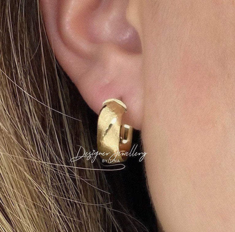 10K Gold Diamond Cut Huggie Earrings