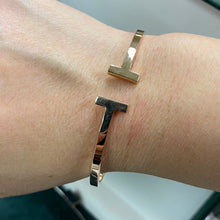 Load image into Gallery viewer, 10K Gold High Polish Bar Bangle
