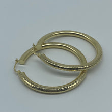Load image into Gallery viewer, 1.75&quot; 10K Gold Hammer Finish Hoop Earrings
