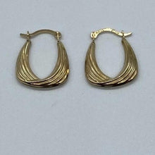 Load image into Gallery viewer, Kids 10K Gold Swirl Pattern Hoop Earrings
