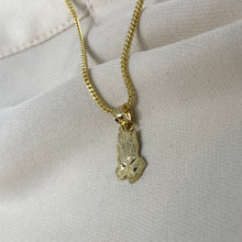 Load image into Gallery viewer, Praying hands necklace set
