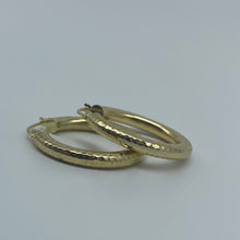 Load image into Gallery viewer, 1&quot; 10K Gold Hammer Finish Hoop Earrings
