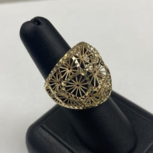 Load image into Gallery viewer, 10K Two Tone Gold Filigree Ring
